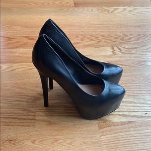 Steve Madden Platform Pumps